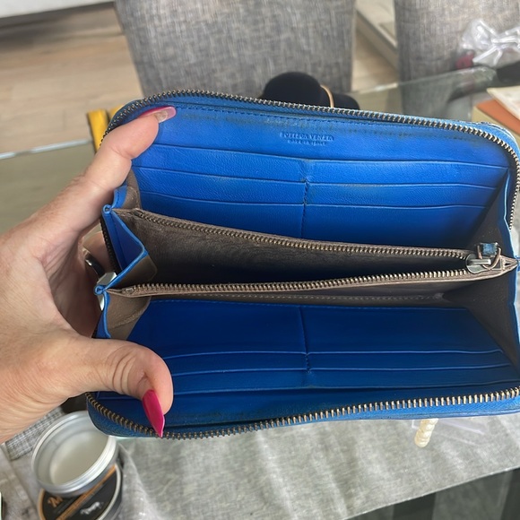 Bottega Veneta royal blue leather wallet - Picture 5 of 7